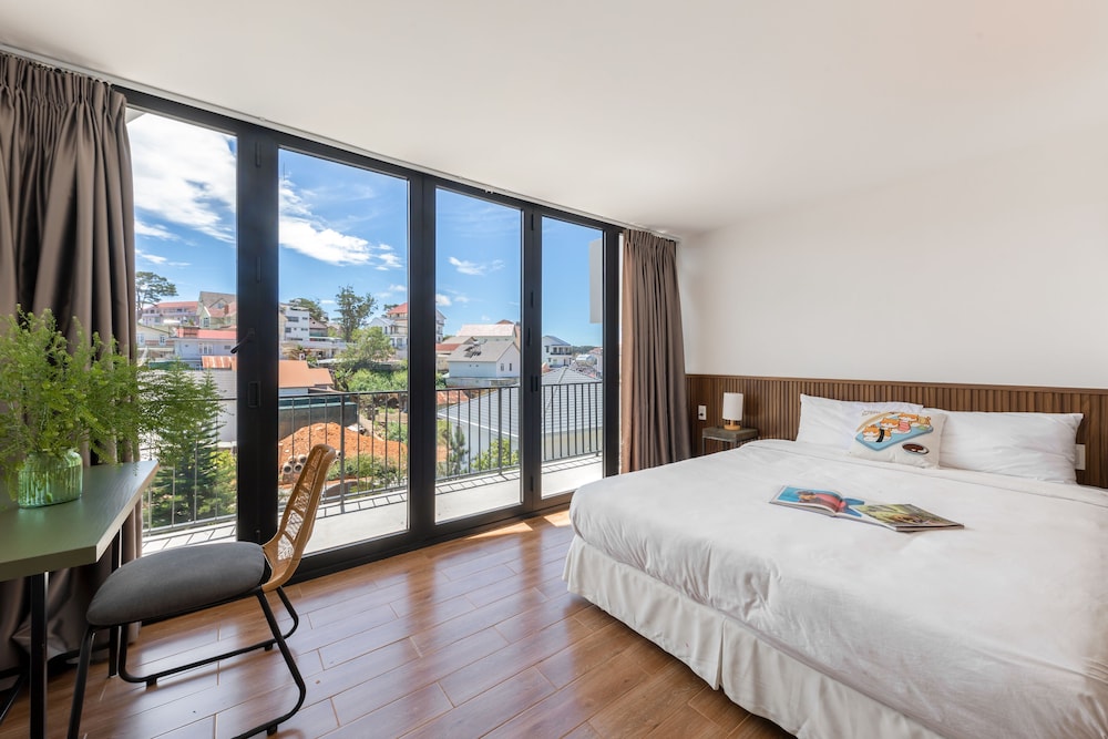 Premier Room, Connecting Rooms, City View