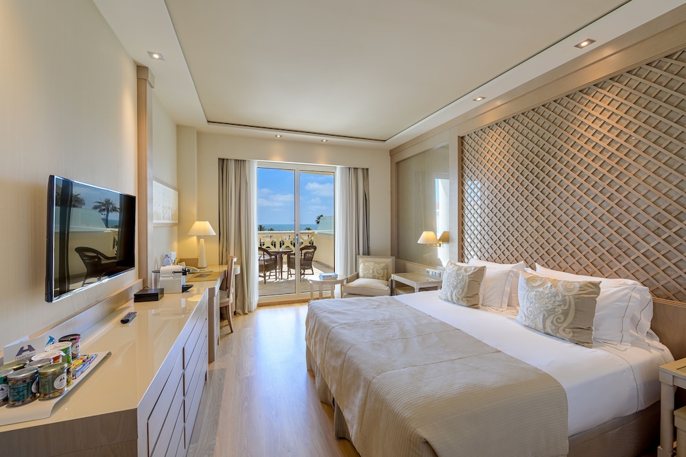 Executive Room, Terrace, Beach View photo 2