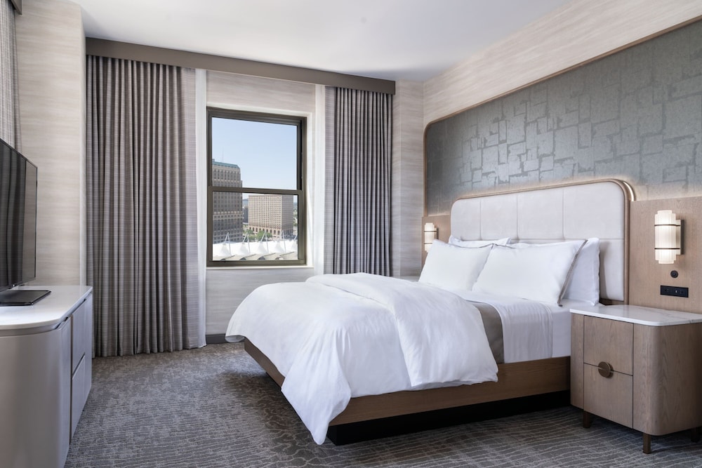 Executive Suite, 1 Bedroom - Photo 3