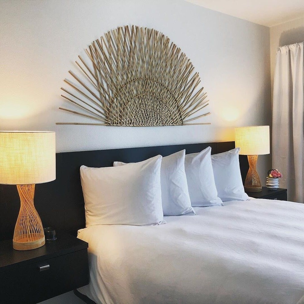 Cabana Suite (Pet-Friendly)