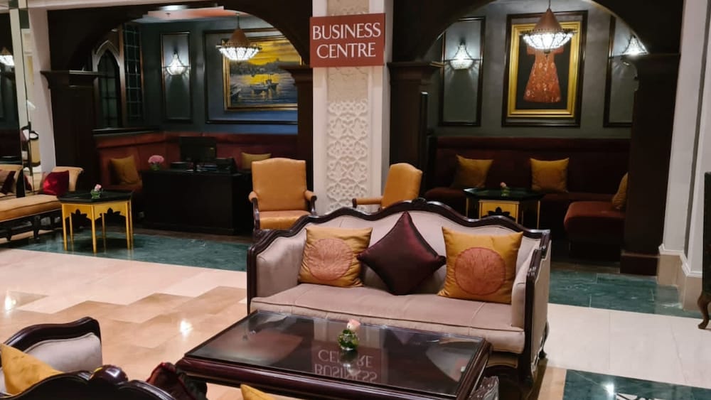 Club King Room, sea view, balcony, Club Lounge access/benefits, afternoon tea, luxury spa facilities thumbnail 6