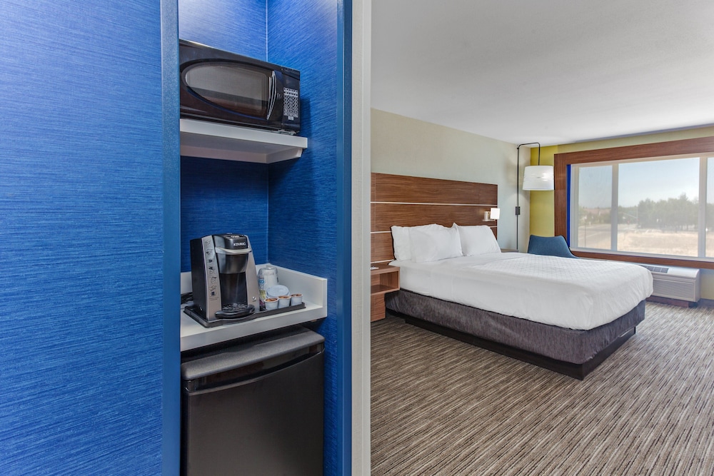 Standard Room, 1 King Bed, Accessible (Communications, Accessible Tub) - Photo 2