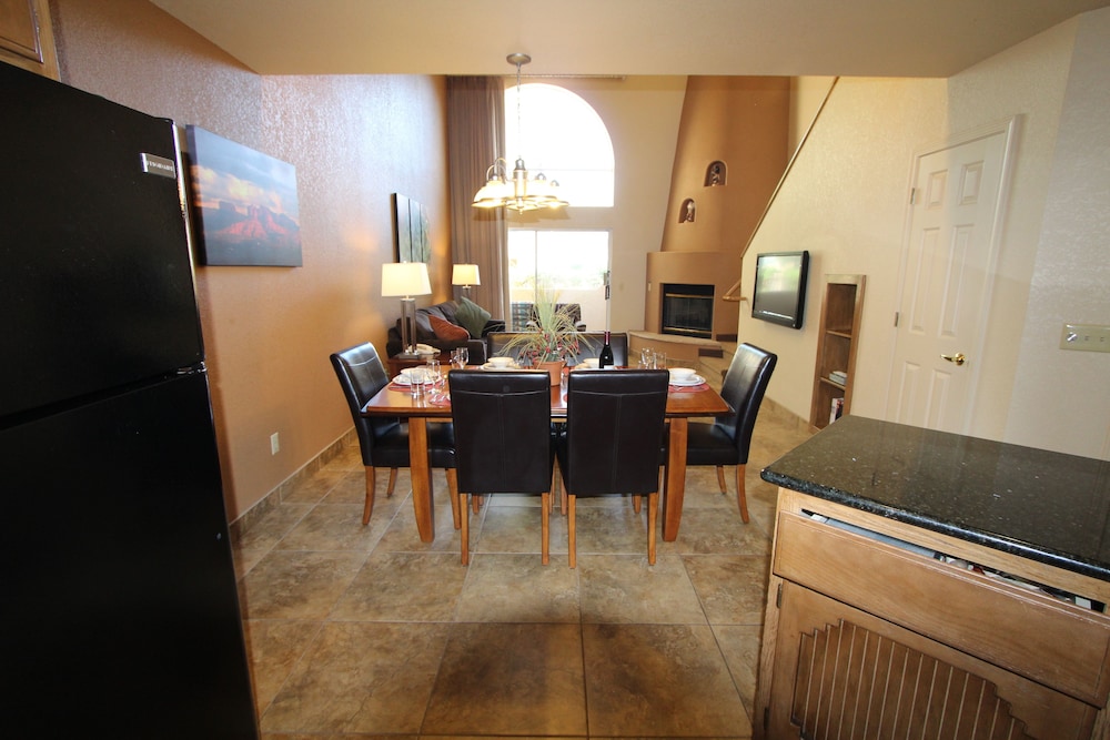 Suite, 2 Bedrooms photo 1