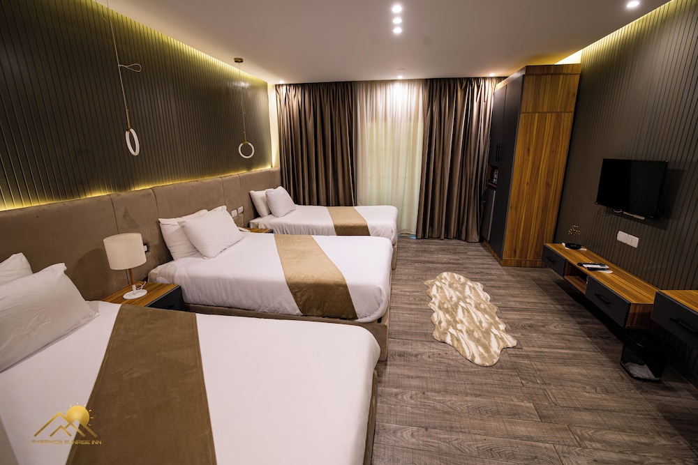 Deluxe Triple Room with Balcony, Pyramids View - Photo 1