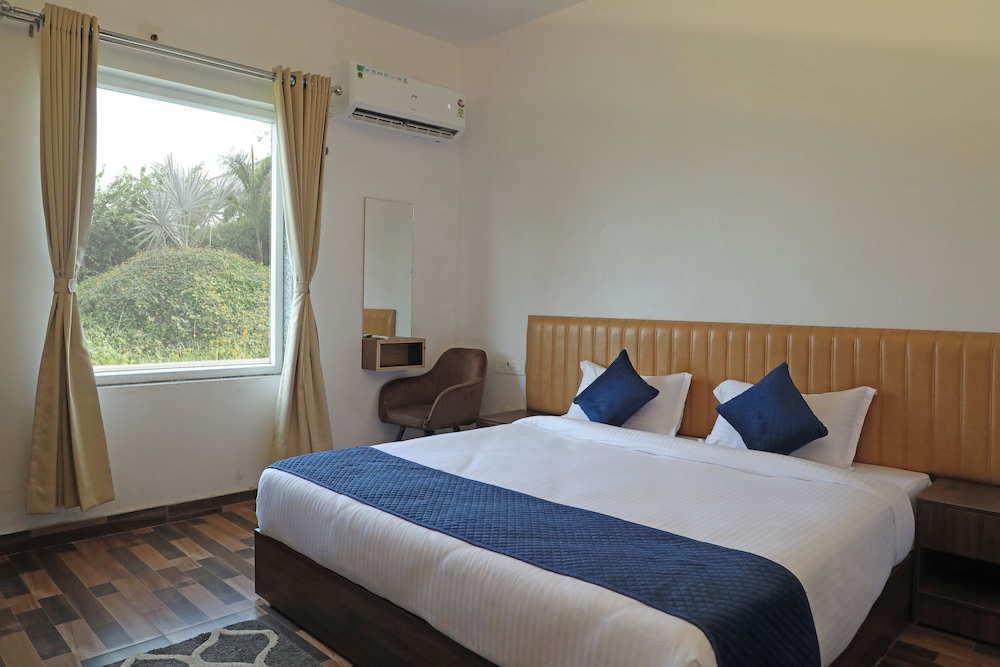 Deluxe Double Room, Garden View