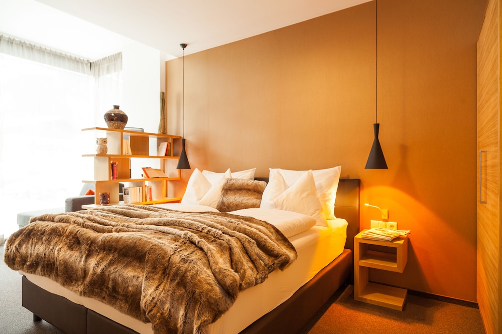 Signature Suite, 2 Bedrooms, Sauna, Ground Floor (Ground Floor DL) photo 3