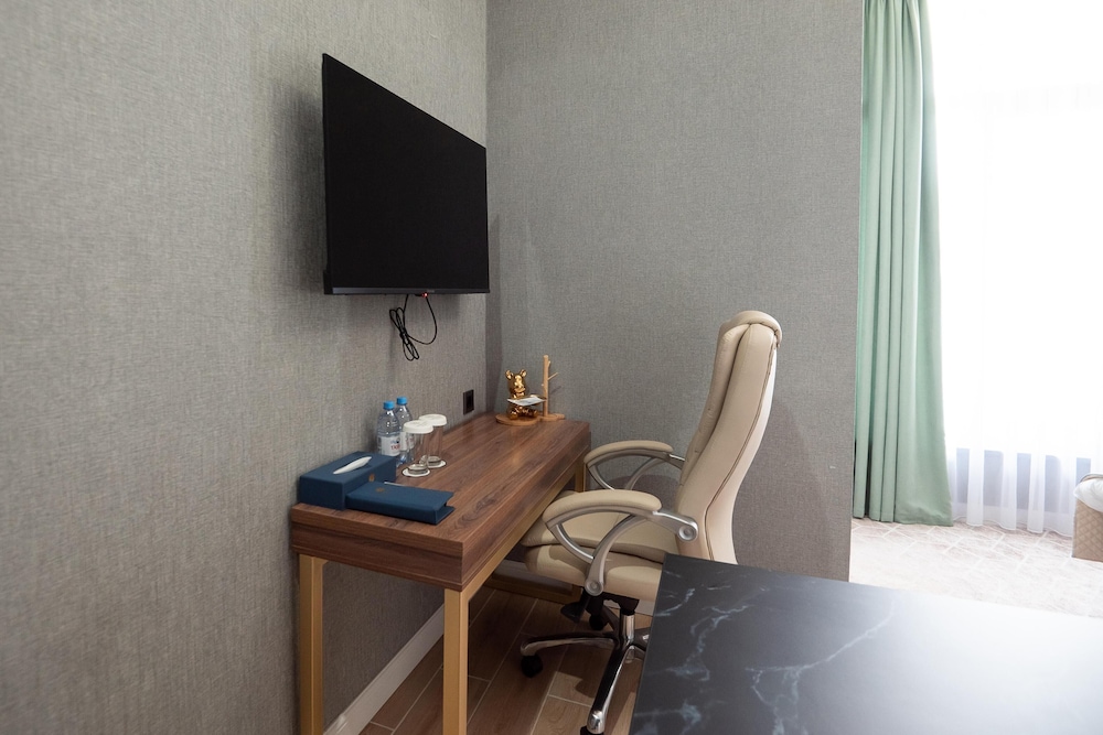 Basic Apartment - Photo 3
