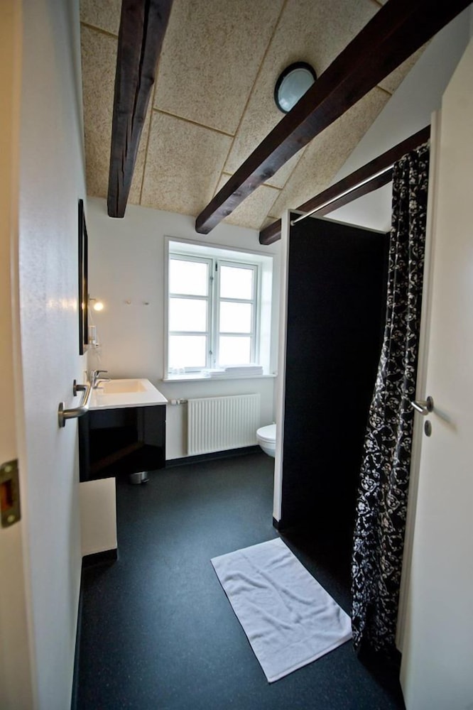 Basic Double Room photo 3