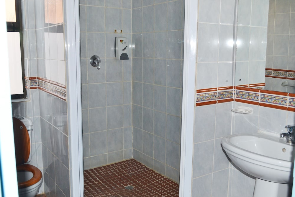 Standard Room, 1 Bedroom (Twin Room (Shower)) photo 2