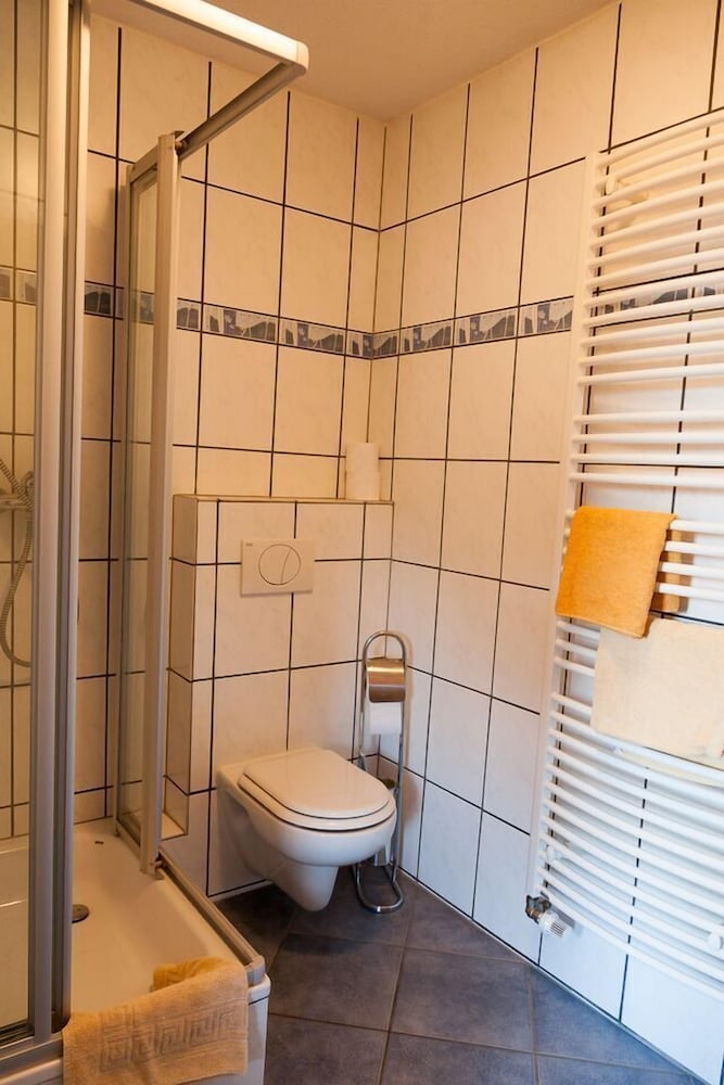 Basic Double Room, 1 Double Bed, Non Smoking photo 2