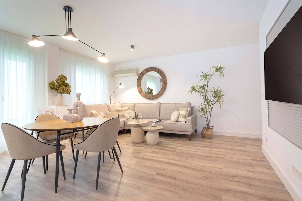 Apartment (4 Bedrooms)