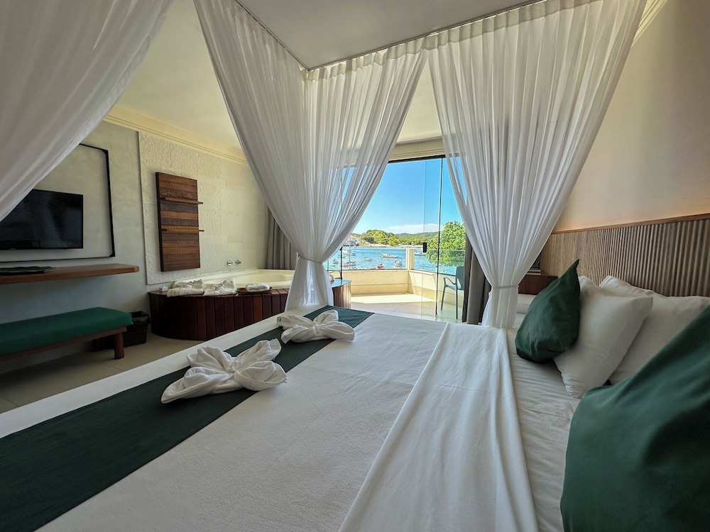 Suite Master, Lake View