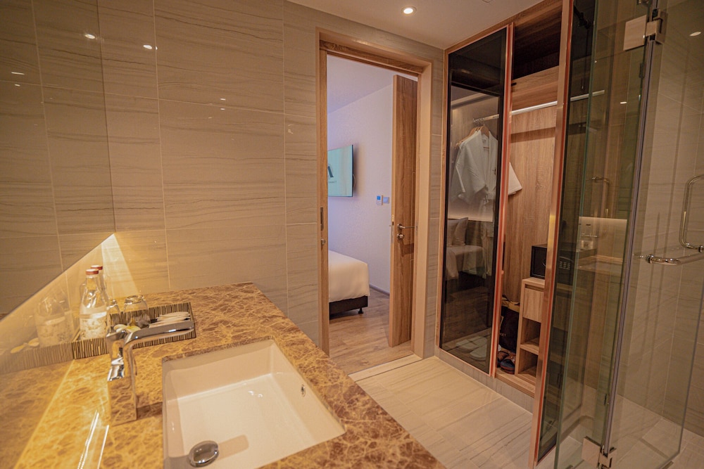 Family Suite, 2 Bedrooms - Photo 6