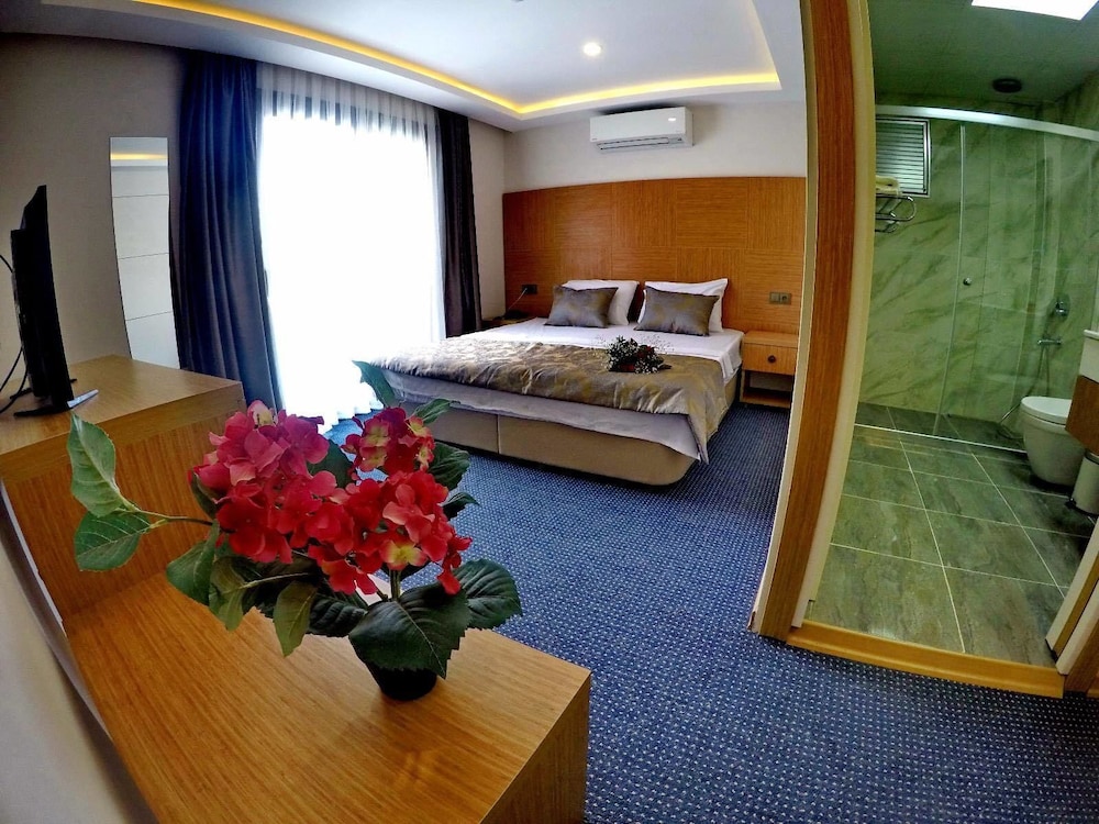 Family Room, 2 Bedrooms photo 1