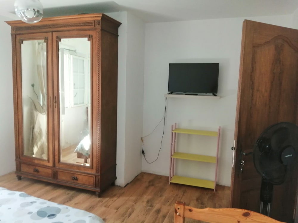 Double Room - Photo 8