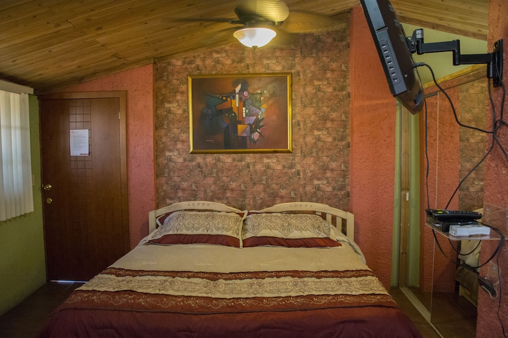 Superior Room, 1 Full Bed photo 3