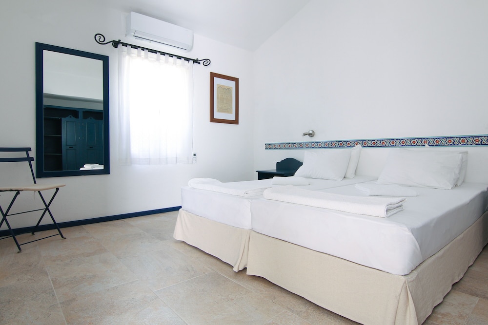 Suite - Photo 1