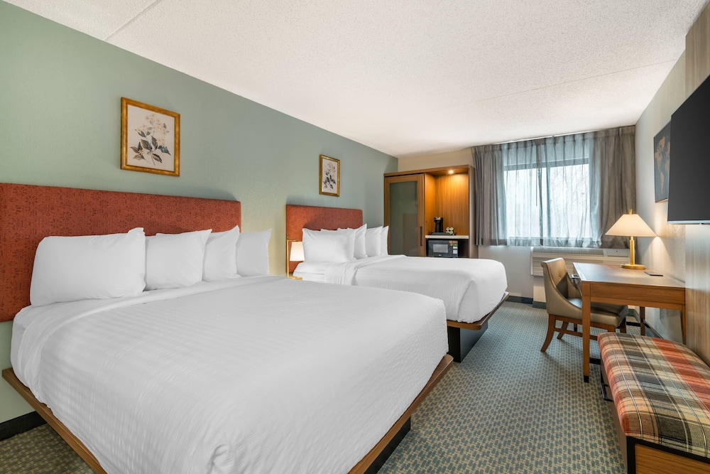 Room, 2 Queen Beds, Non Smoking - Photo 1