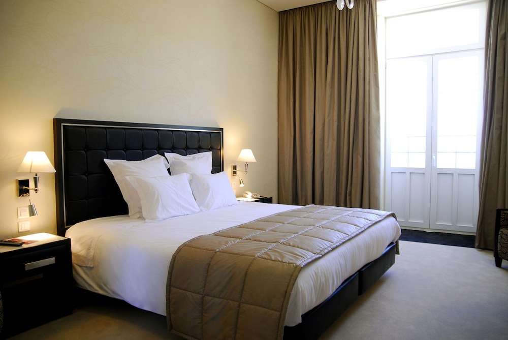 Classic Double or Twin Room (+ Extra Bed) - Photo 8
