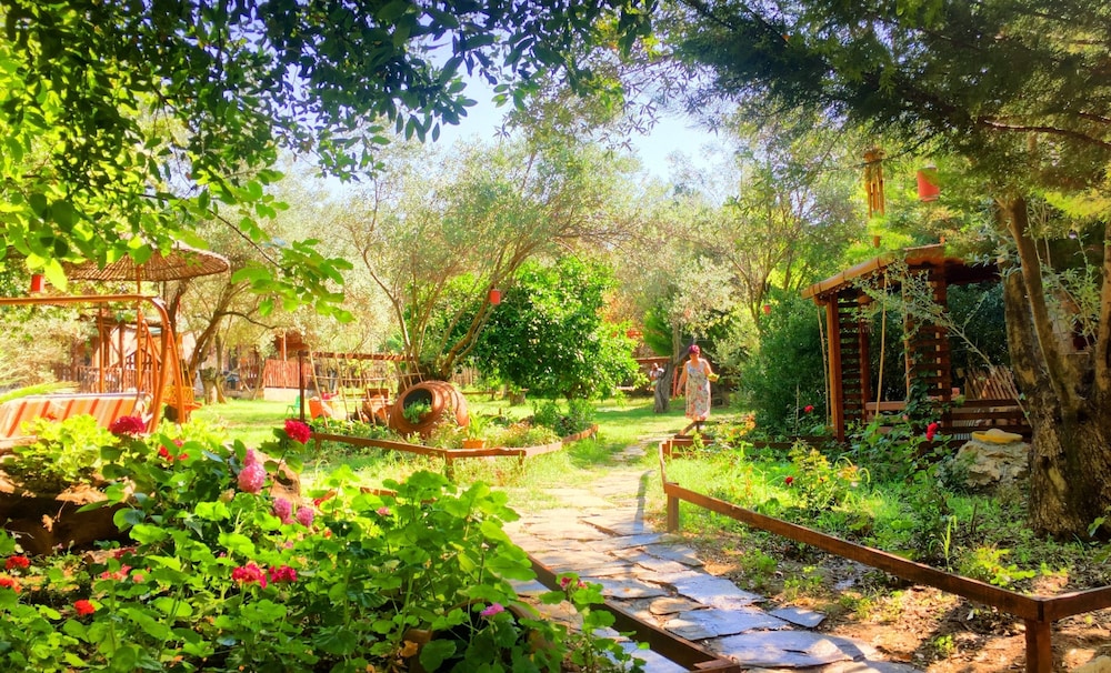 Family Bungalow, 1 Bedroom, Garden View, Garden Area photo 2