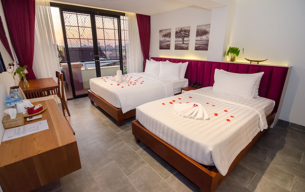 Deluxe Family Room with Free Airport Pick Up photo 1