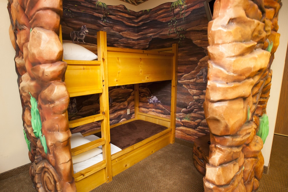 Wolf Den - Water Park Included photo 3