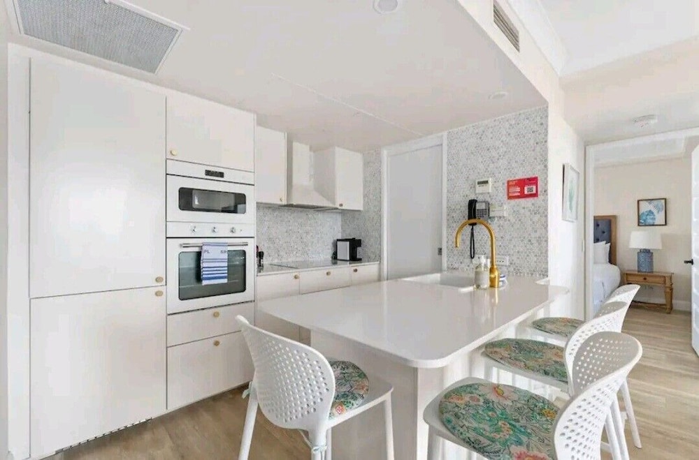 One Bedroom Superior Apartment - Photo 12