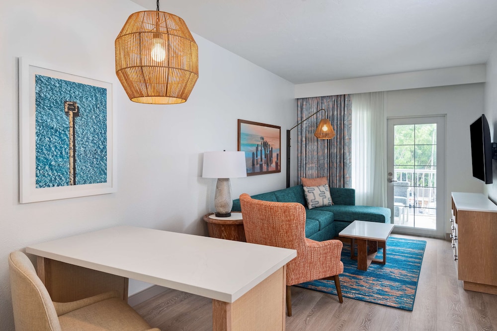 Suite, 2 Queen Beds, Patio, City View - Photo 7