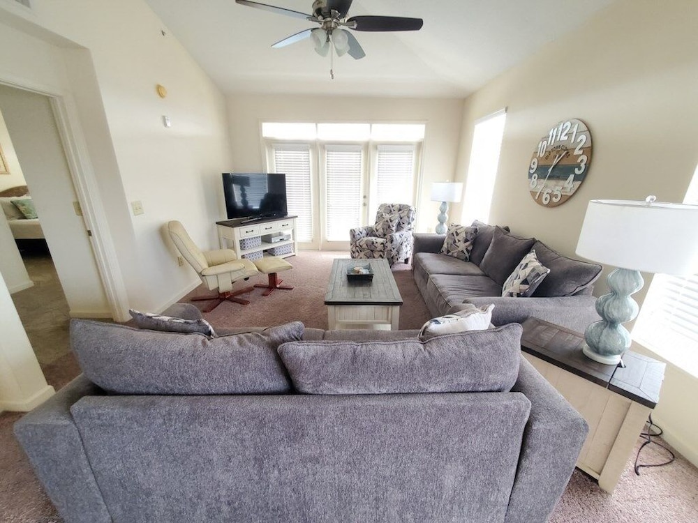 Condo, 3 Bedrooms