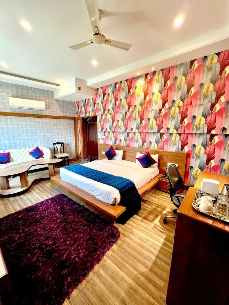 Presidential Suite, Smoking photo 3