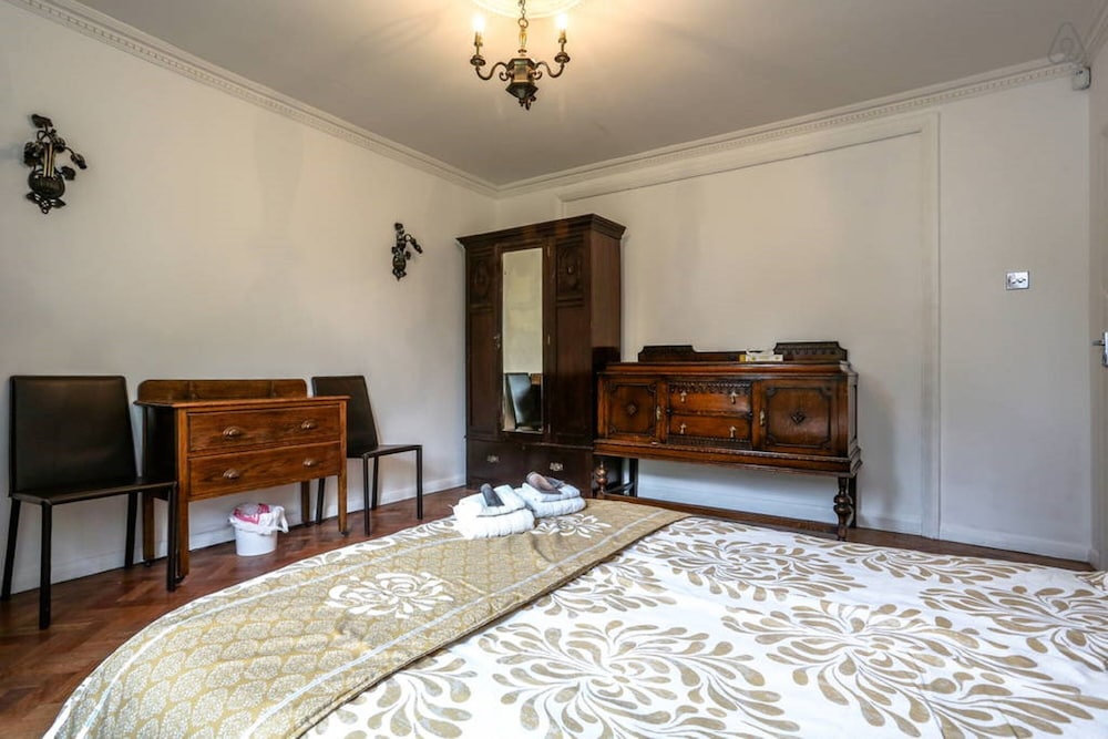 Standard Double Room, Shared Bathroom