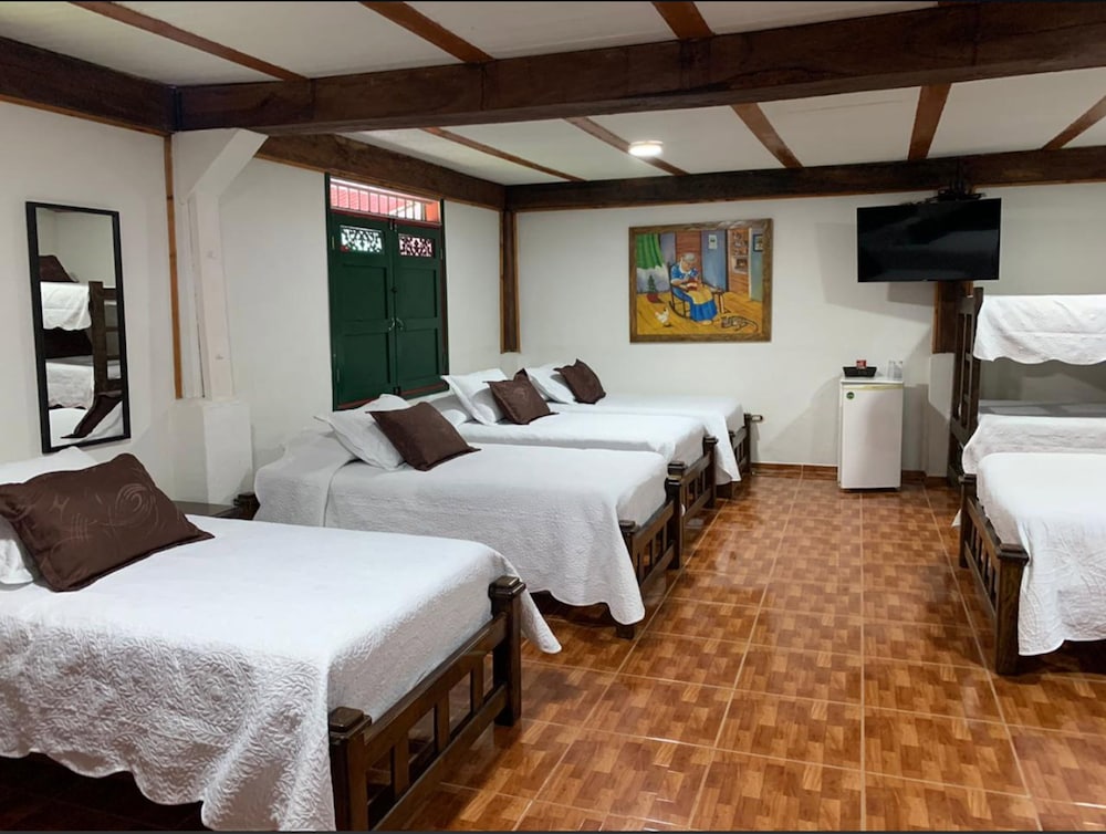 Comfort Room, Multiple Beds, Non Smoking photo 1