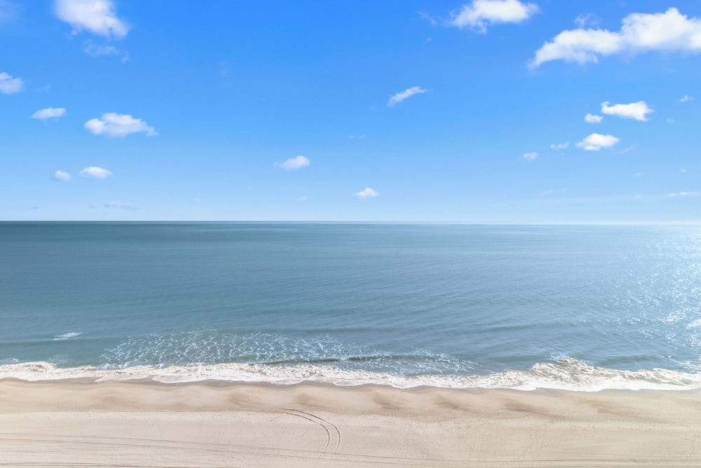 Mariner Oceanfront Deluxe Two Bedroom Condo - Photo 15