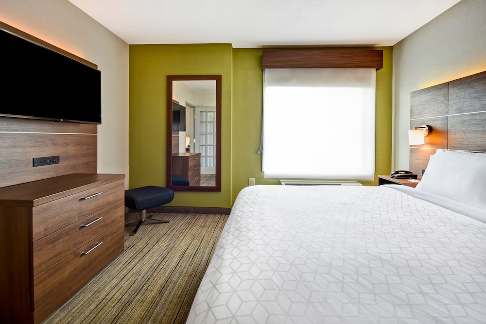Suite, 1 Bedroom, Accessible (Communications, Accessible Tub) - Photo 2