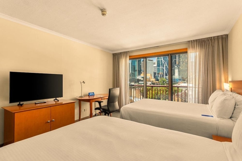 Two Double Beds with Harbour Views - Photo 4