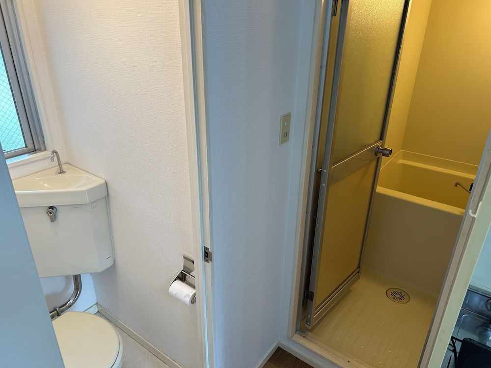 Standard Room, Non Smoking (202) - Photo 22