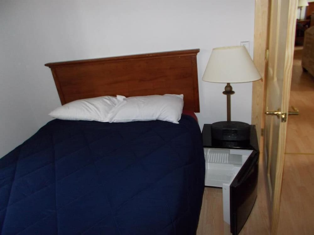 Suite, 3 Bedrooms, 2 Bathrooms (Suite 1 or 2) photo 3