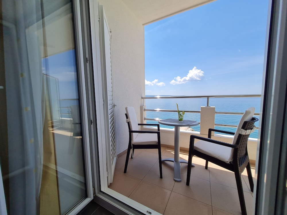 Standard Single Room, Balcony, Sea View photo 2