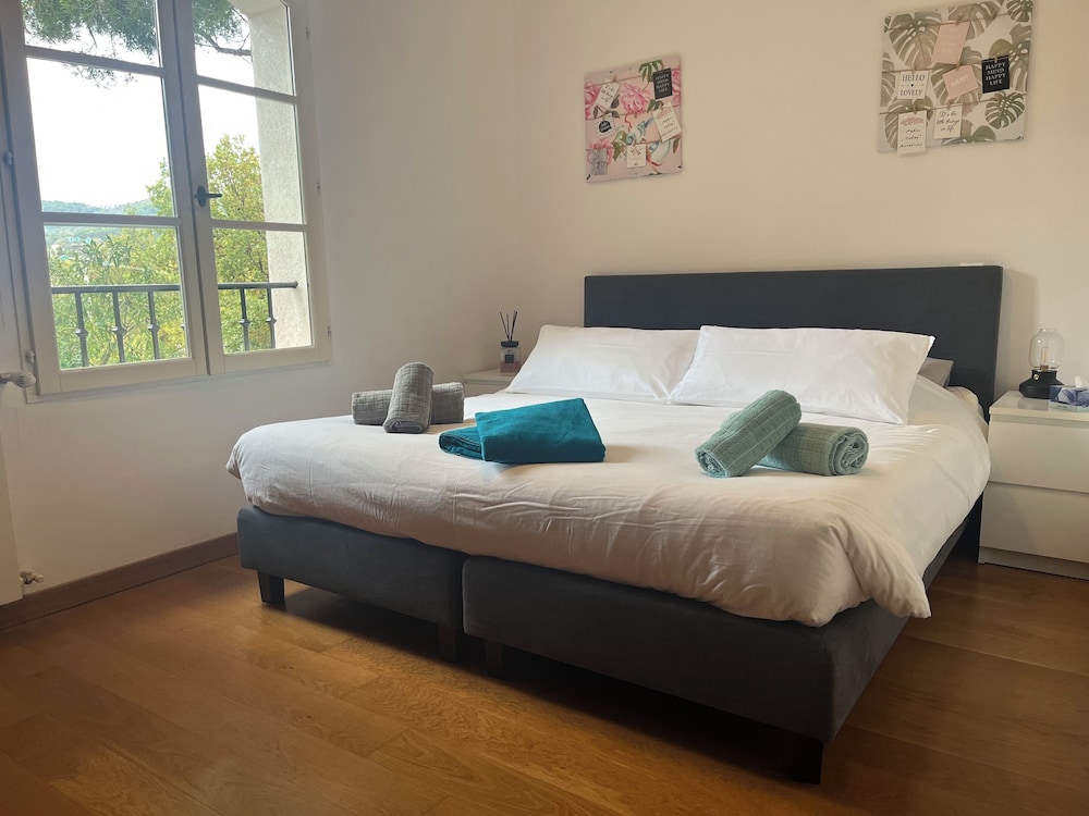 Deluxe Double Room, Air conditioning photo 3