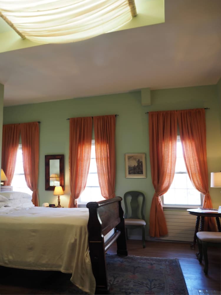 Lahore Room photo 1