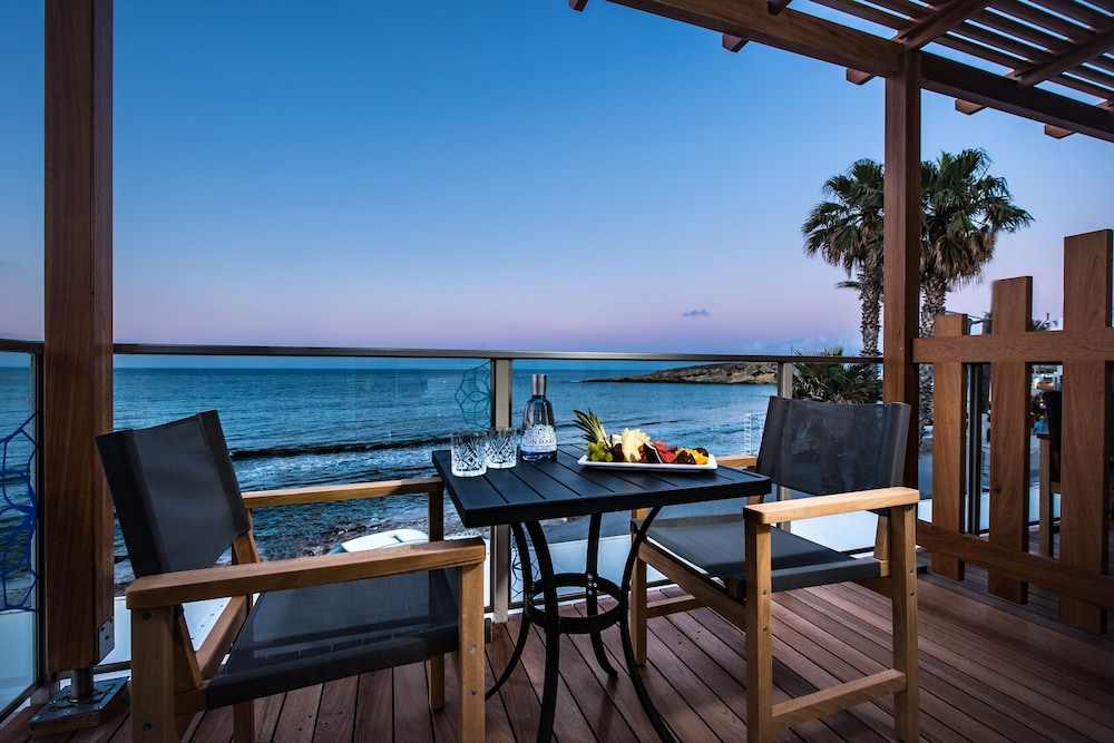 Junior Suite Sea Front photo 2
