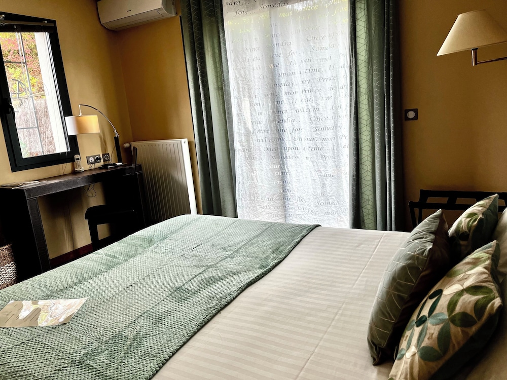 Deluxe Double Room, Pool View