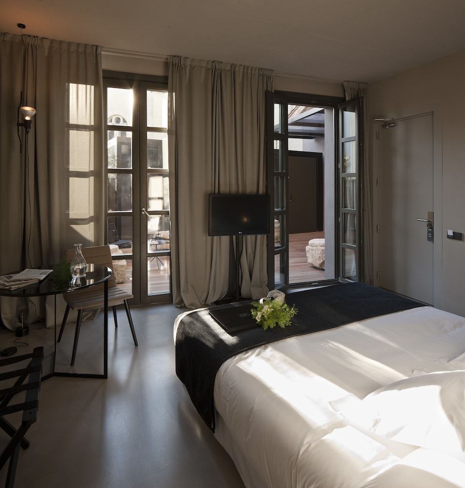 Superior Double Room - Photo 8