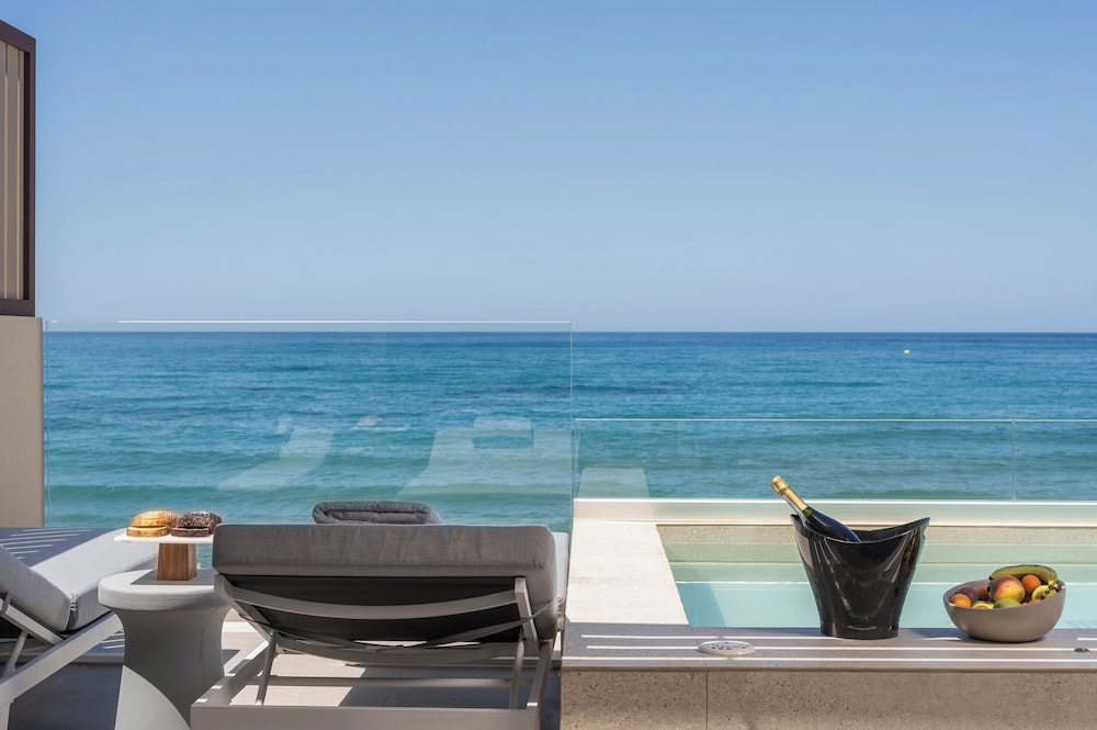 Beachcomber Suite - Beachfront with Private Pool - Photo 15