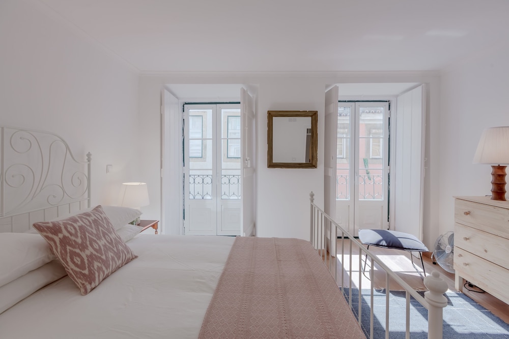 Apartment, 3 Bedrooms - Photo 16