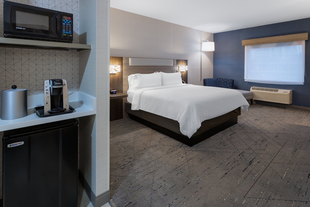 Standard Room, 1 Queen Bed, Accessible (Accessible Tub) - Photo 1