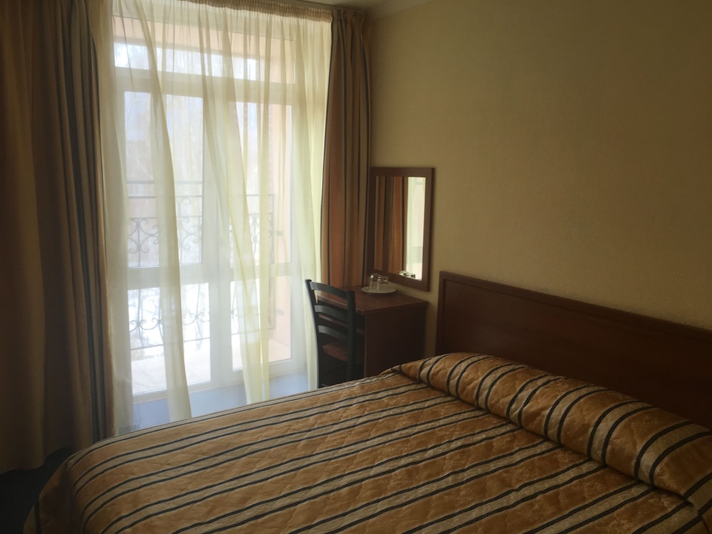Standard Double Room photo 3