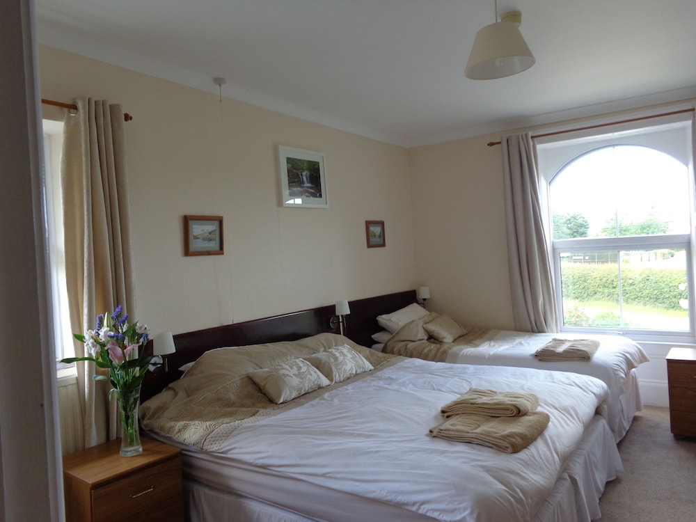 Family Room, Ensuite photo 2