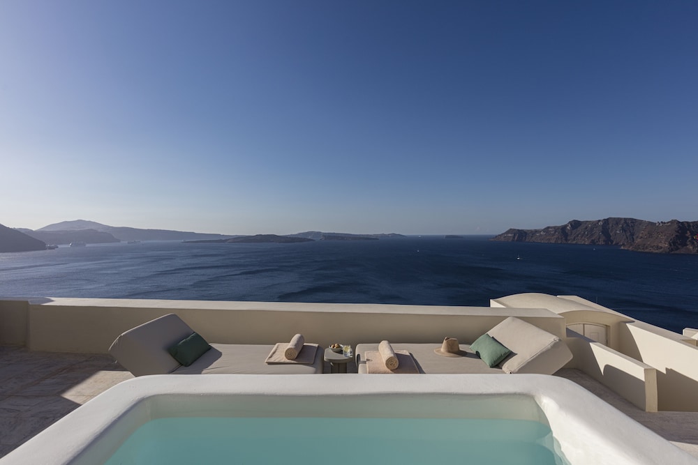 Honeymoon Suite with Plunge Pool
