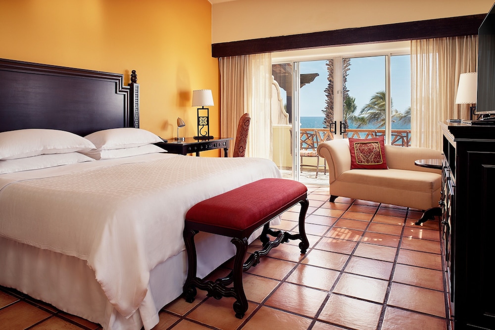 Room, 1 King Bed, Non Smoking, Balcony (Oceanfront)